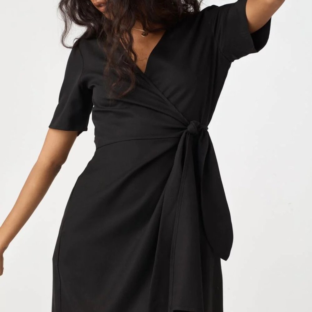 VETTA Short Wrap Dress